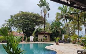 Marenaz Oceanfront Resort